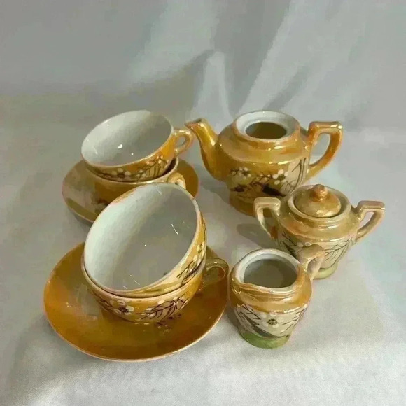 Lustreware Amber Child’s Tea Set - Picture 4 of 5